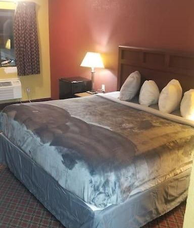 Hotel 2 Queen Beds Hotel Room 106 Wi-Fi Booking สติลวอเตอร์ ภายนอก รูปภาพ