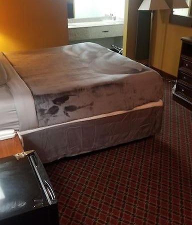 Hotel 2 Queen Beds Hotel Room 106 Wi-Fi Booking สติลวอเตอร์ ภายนอก รูปภาพ